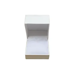 🆕 Leatherette Box (Large) with Ring Slot. Inner Satin Lid & Flock Base (White Outer, White Inner)