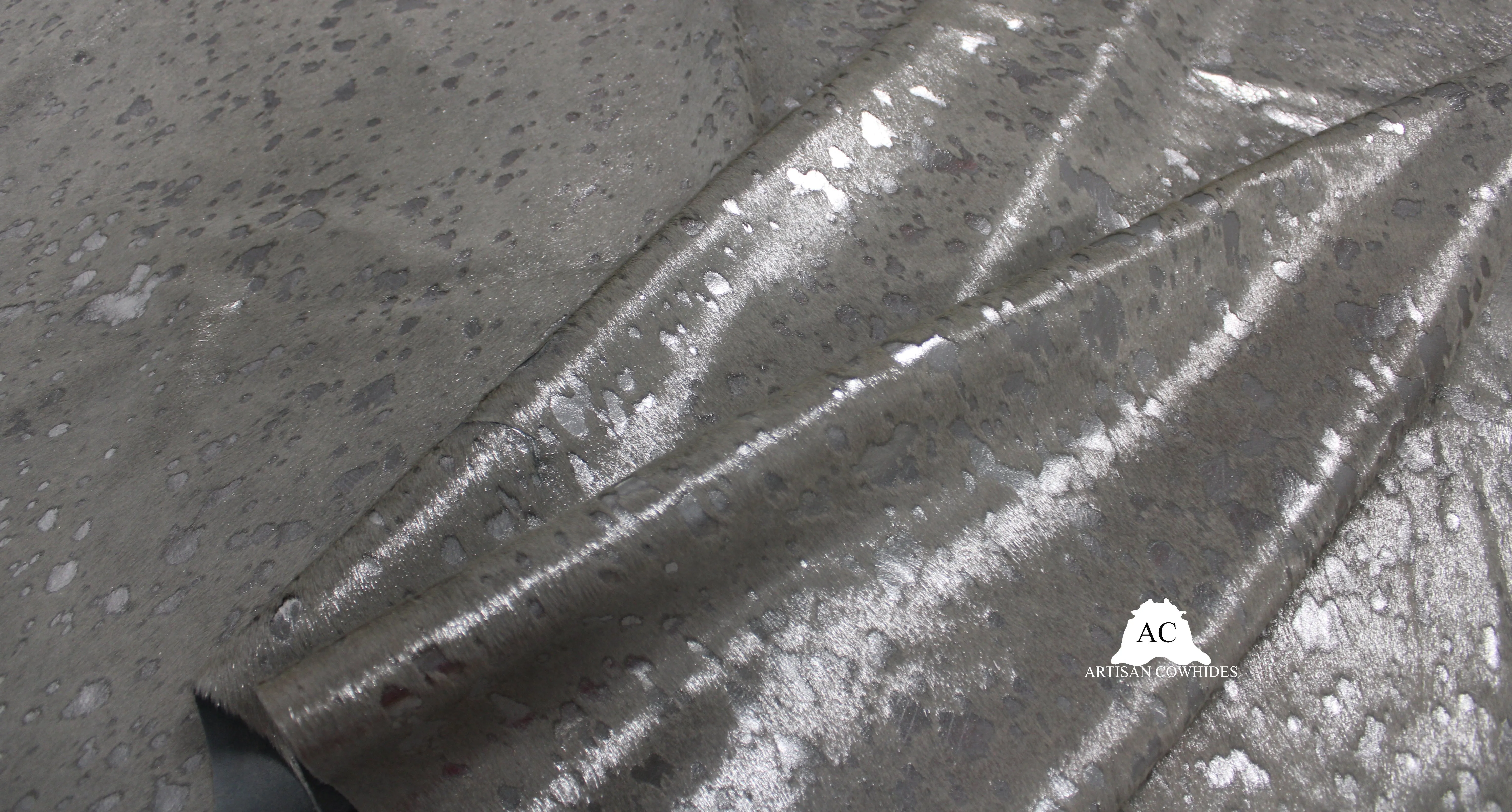 Acid Washed SILVER COWHIDE - (XL7'5"x6'5" Ft) - Premium Cowhide Rug