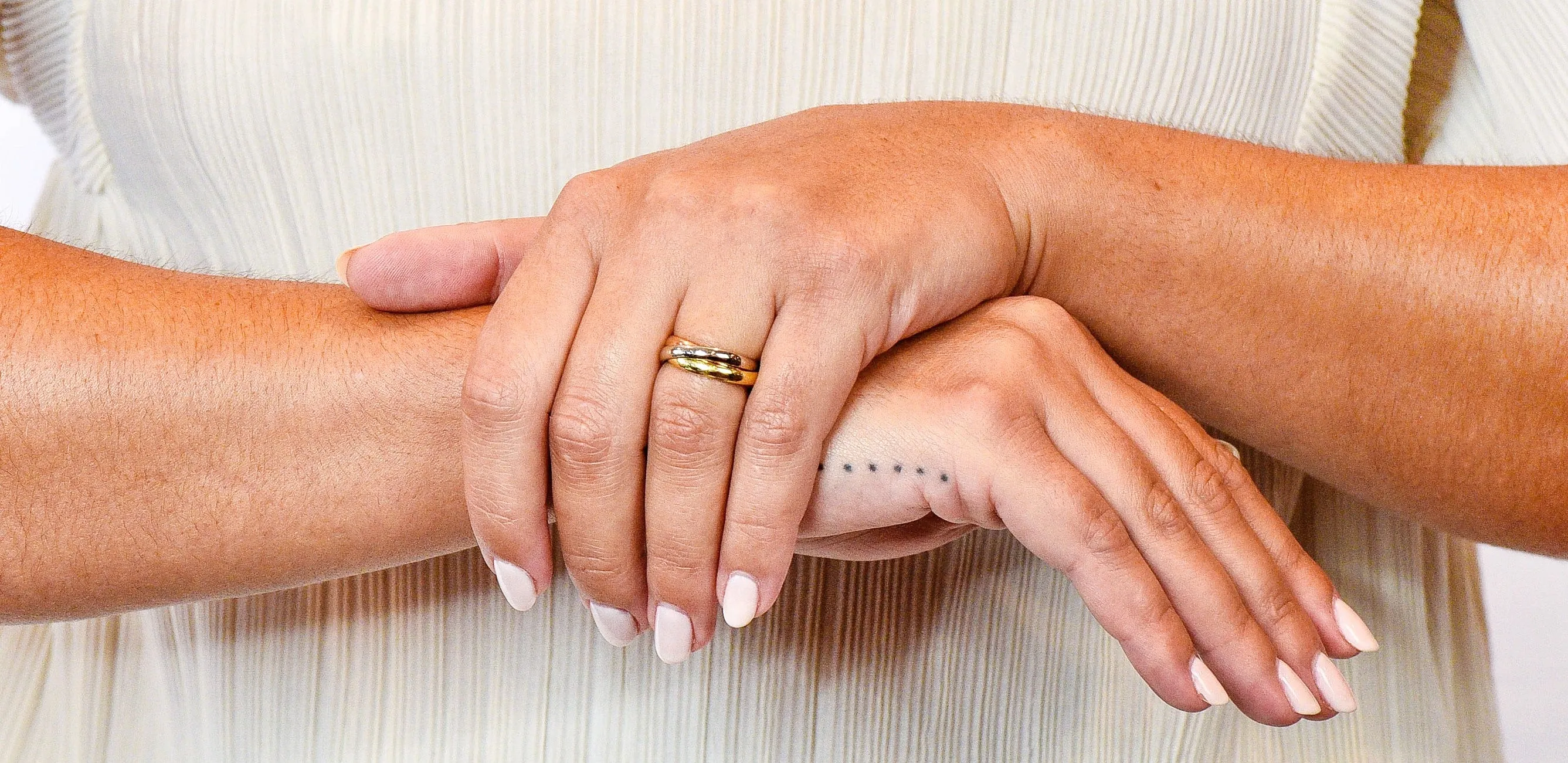 Cartier 18 Karat Tri-Colored Gold Unisex Trinity Rolling Ring