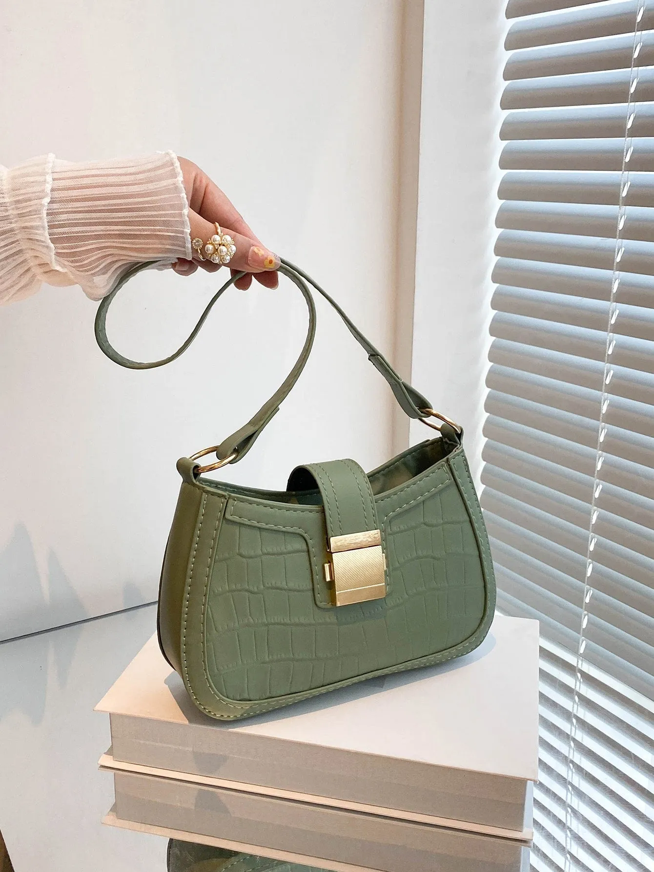 Crocodile Embossed Push Lock Baguette Bag - 𝘚𝘚²³  - Olive Green