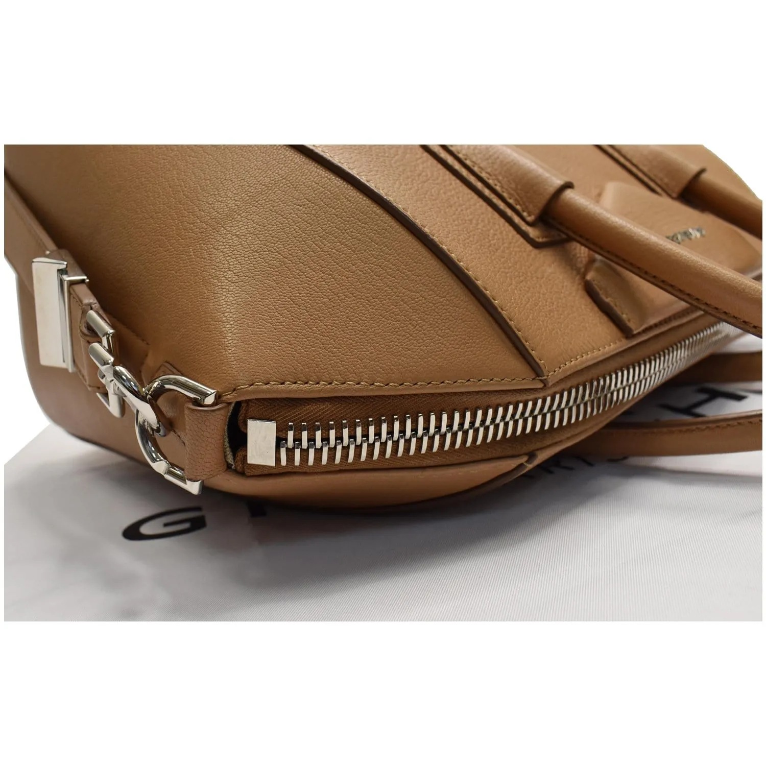 GIVENCHY Antigona Medium Leather Shoulder Bag Beige