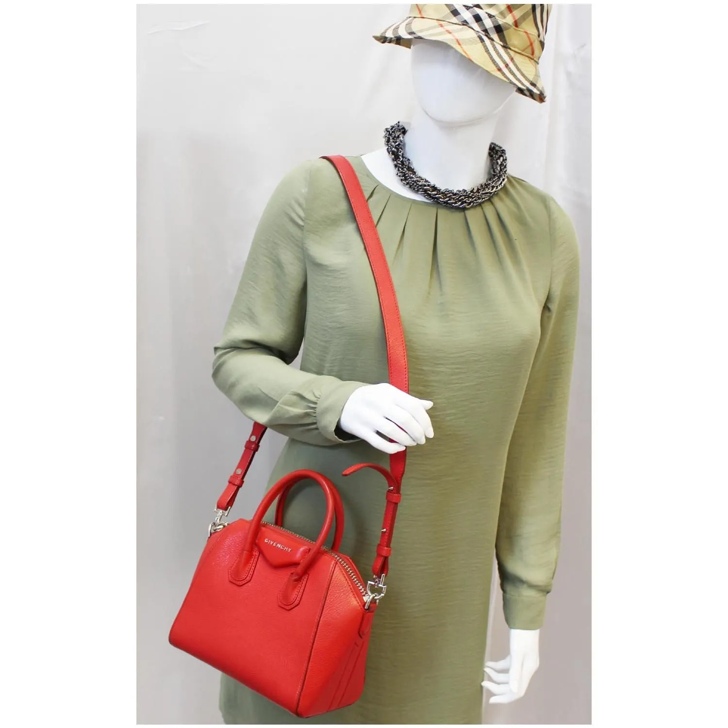 GIVENCHY Antigona Small Calfskin Leather Shoulder Bag Red