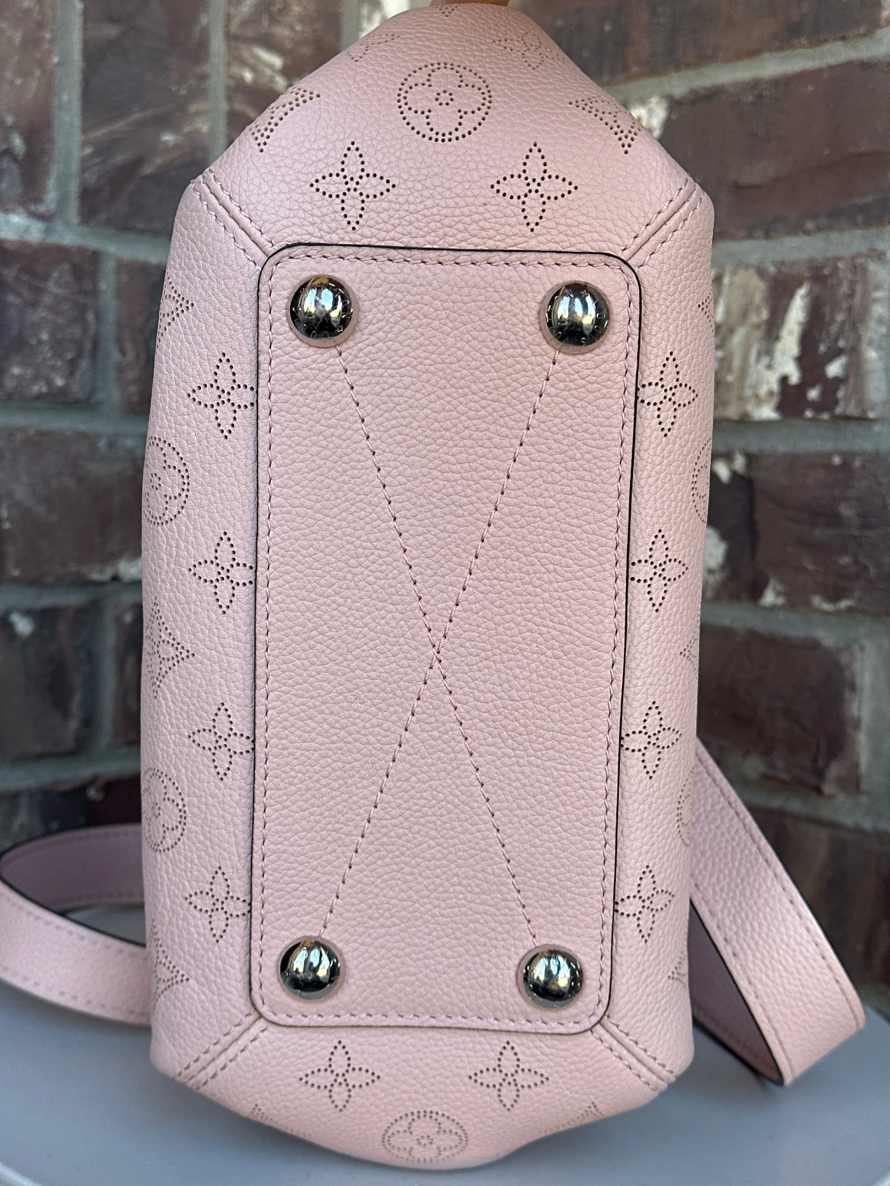 Louis Vuitton Babylone Handbag Mahina Leather BB 651123
