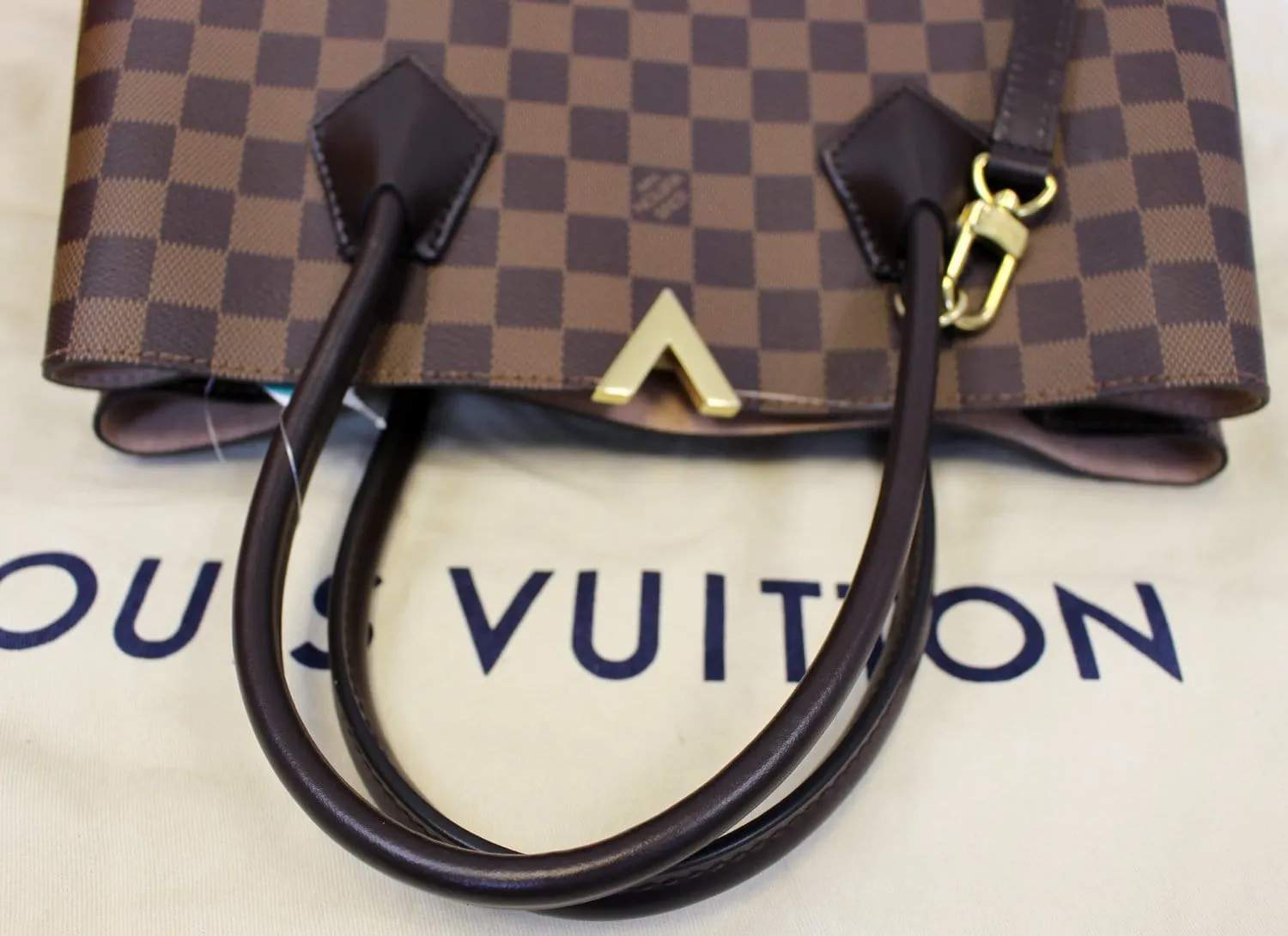 LOUIS VUITTON Kensington Damier Ebene Shoulder Handbag
