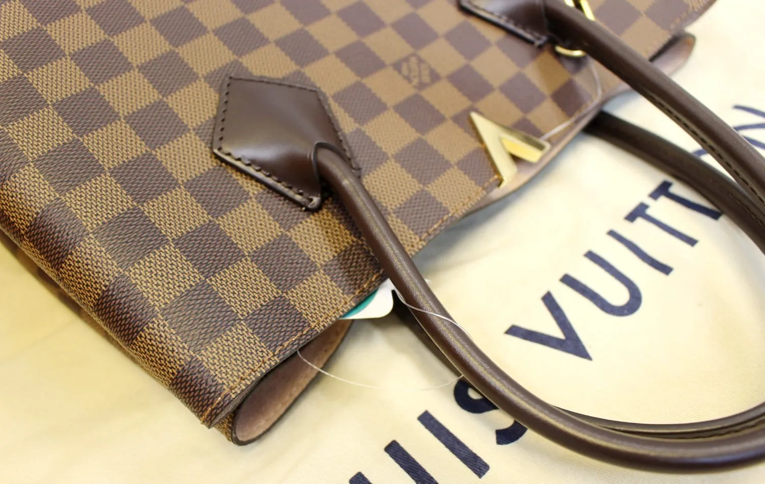 LOUIS VUITTON Kensington Damier Ebene Shoulder Handbag