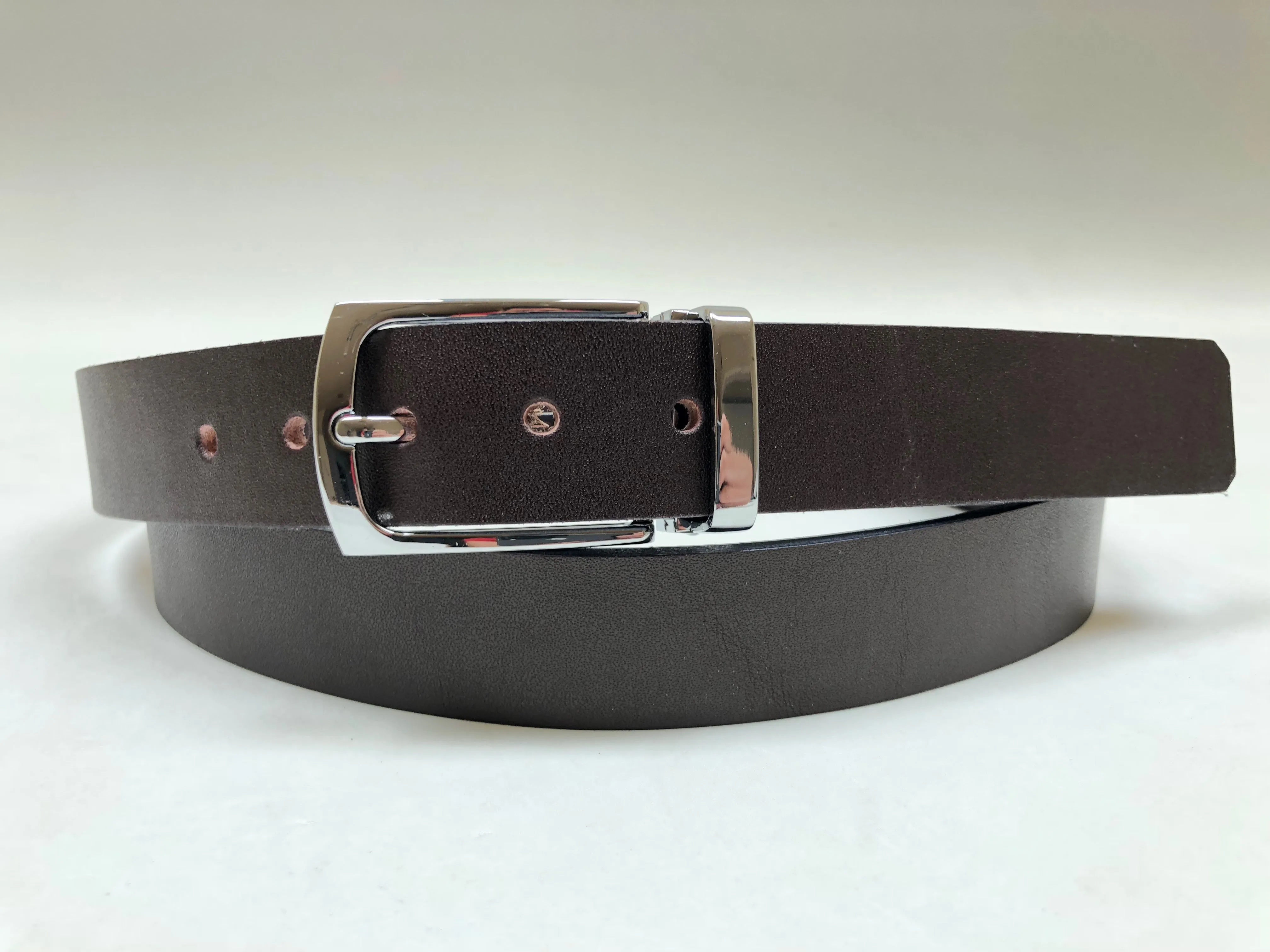 Men's Dark Brown Belt with Silver Tone Buckle 42Z3