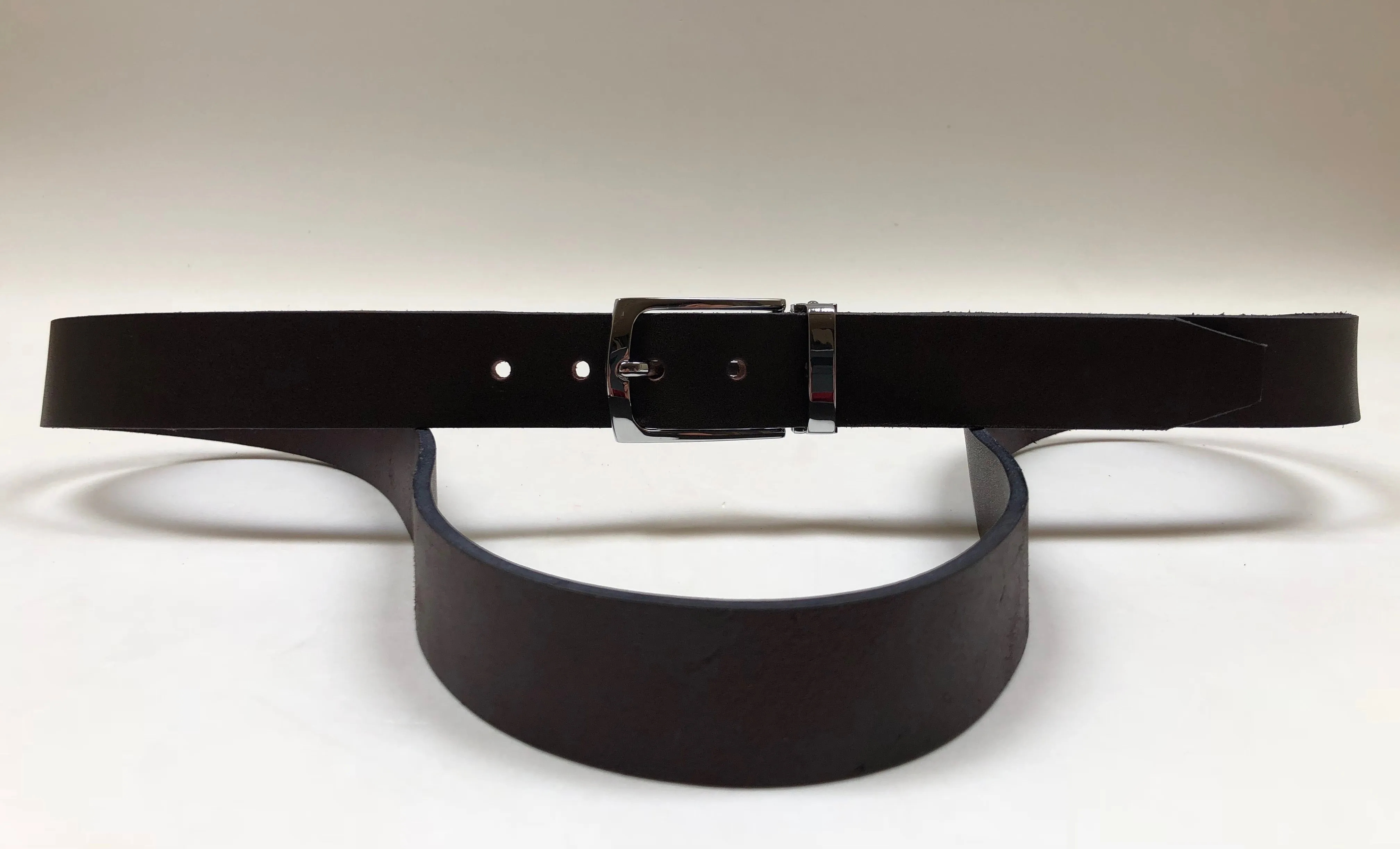 Men's Dark Brown Leather Belt with Silver Tone Buckle 42Z4