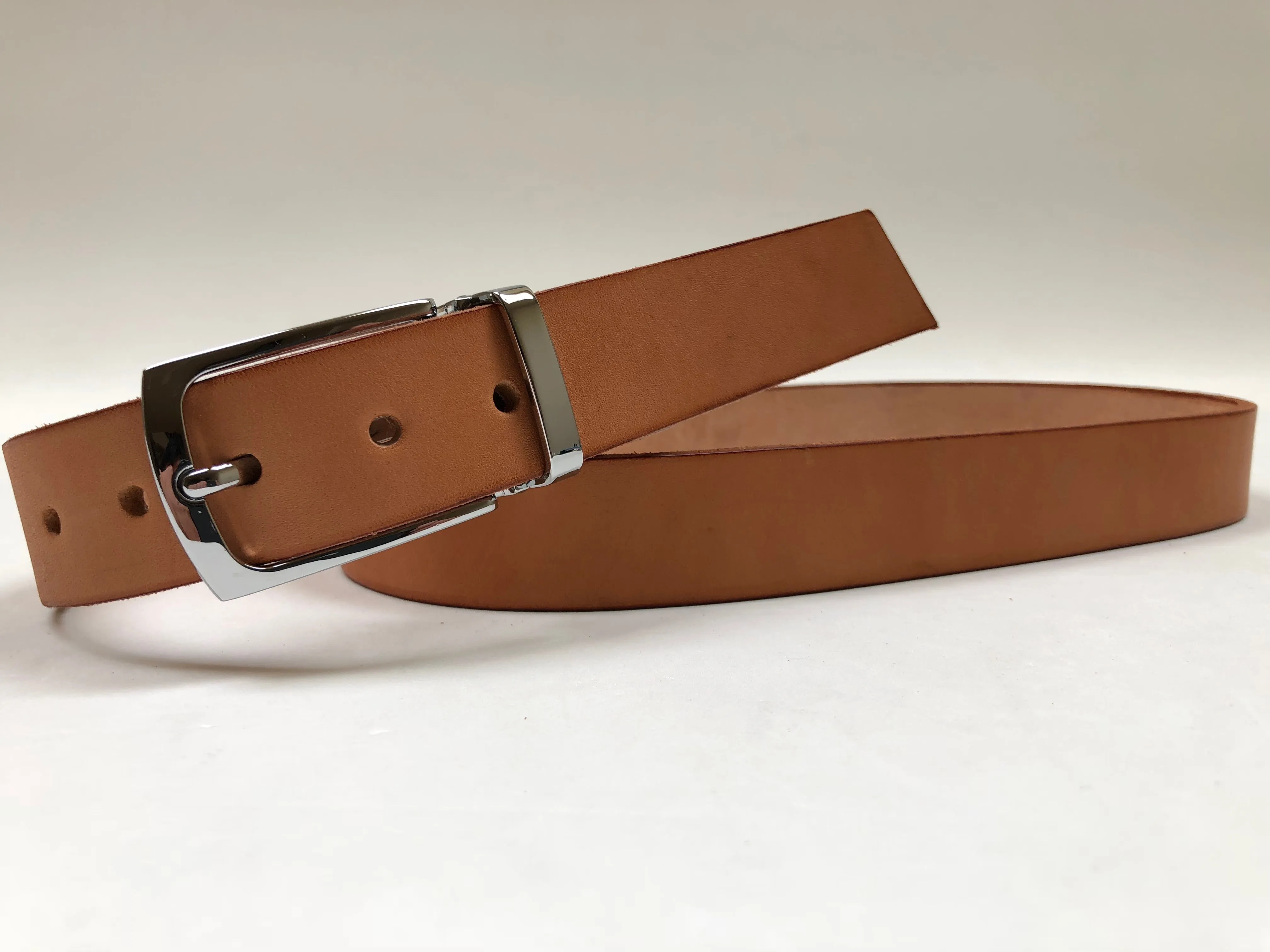 Men's Natural Leather Belt with Silver Tone Buckle 38Z4