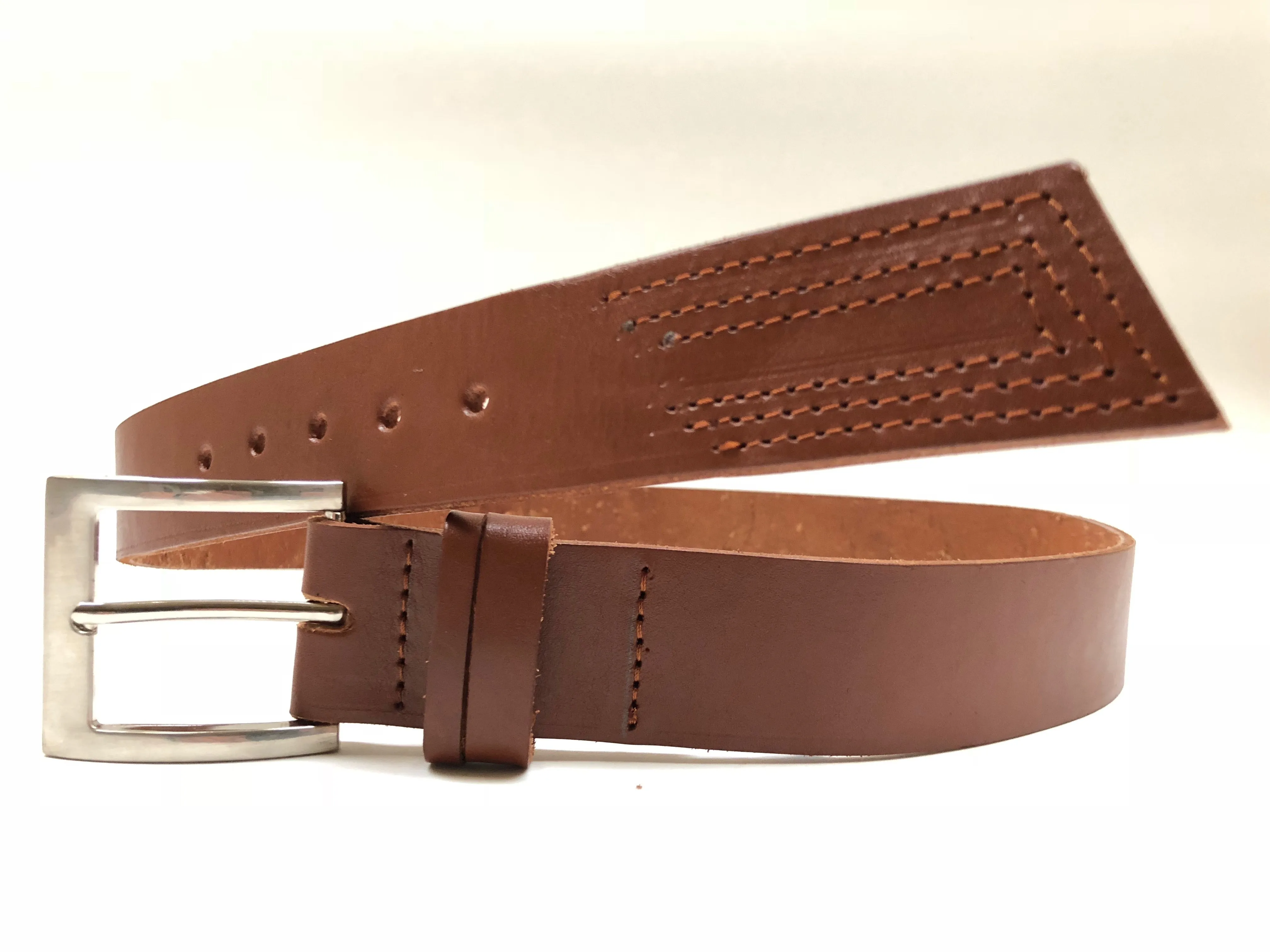 Men's tan leather belt with silver tone buckle 36A8