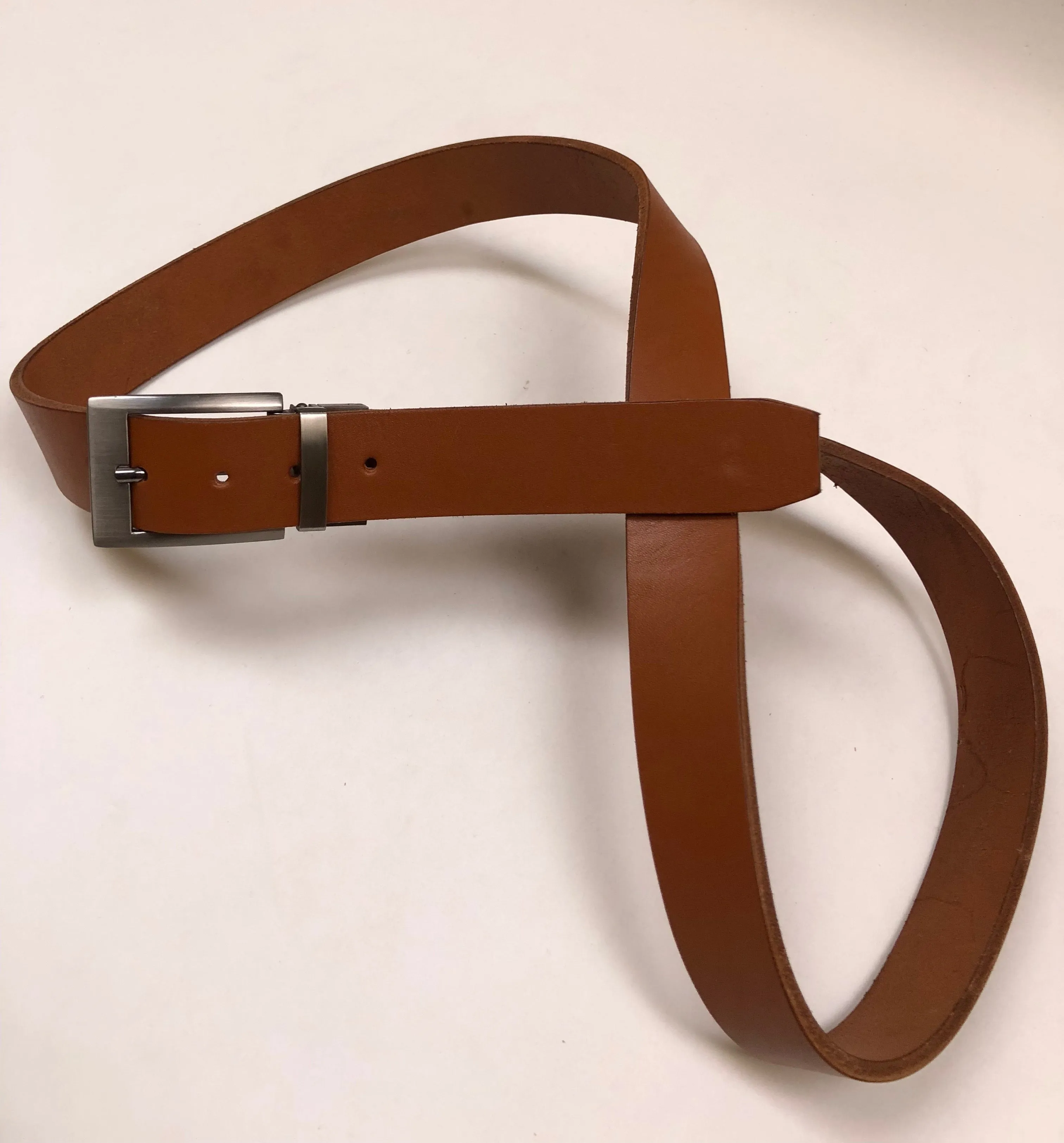 Men's Tan Leather Belt with Silver Tone Buckle 44Z4