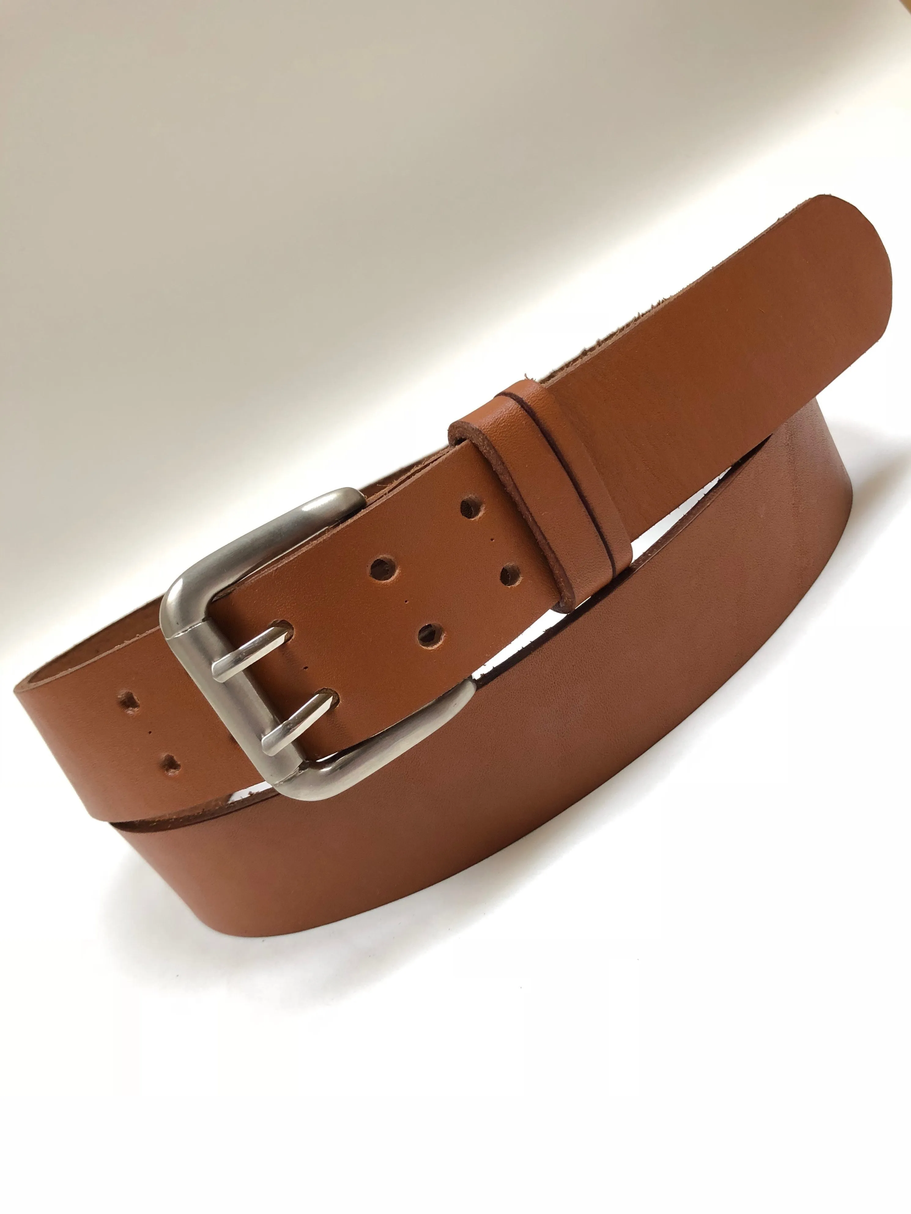 Men's Tan Leather Belt with Smooth Silver Tone Buckle 44A5