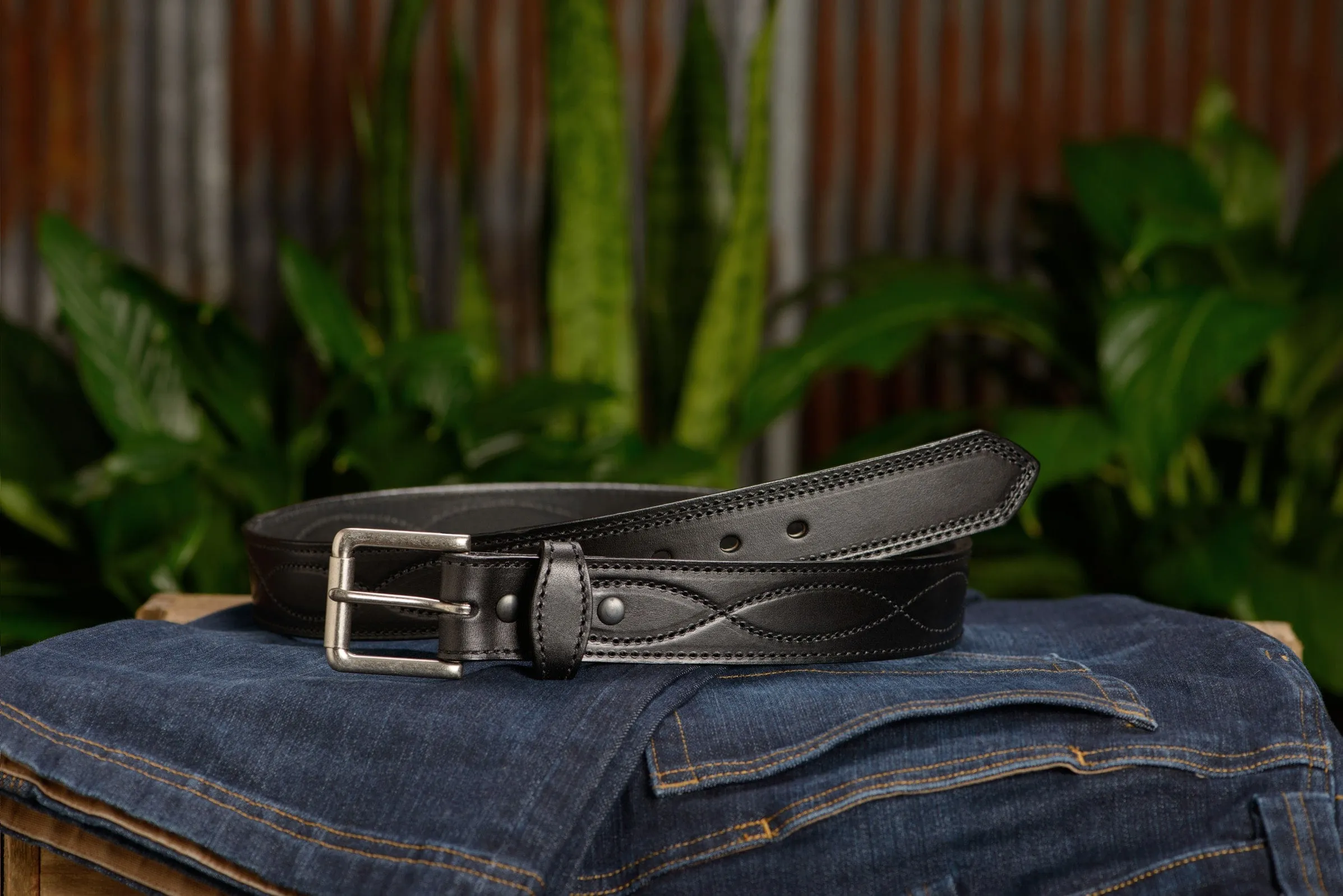The Maverick: Men's Black Figure 8 Stitched Leather Belt With Black Thread 1.50"