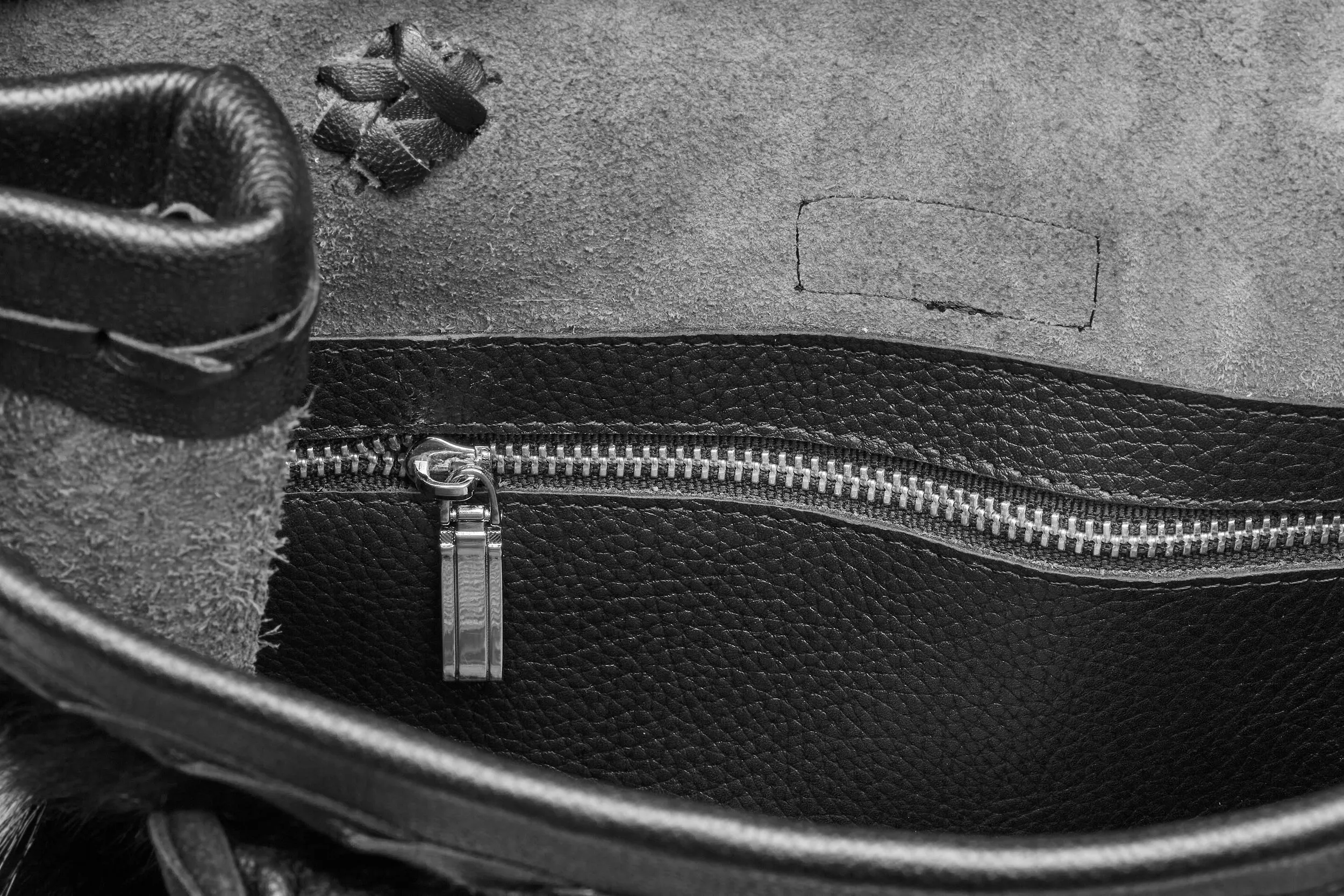 Uxmal Black Cowhide Bottom
