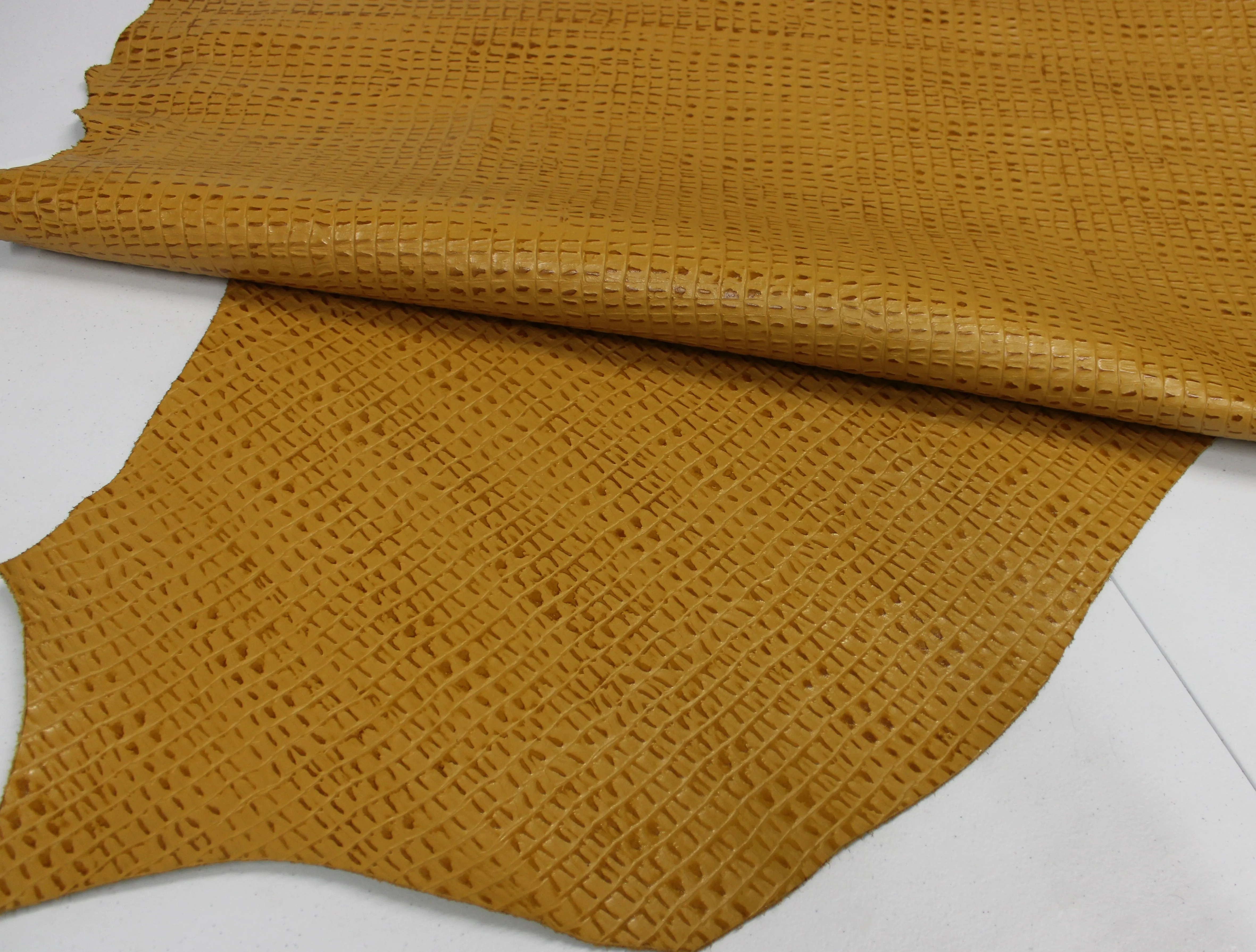 Yellow Mustard CAIMAN EMBOSSED LEATHER: Genuine Leather 2.5-3 oz. - Leather working, Perfect for Bags, Earrings, Wallets